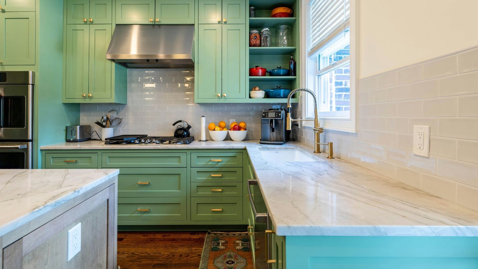 Quartzite Better Than Marble or Onyx for Countertops